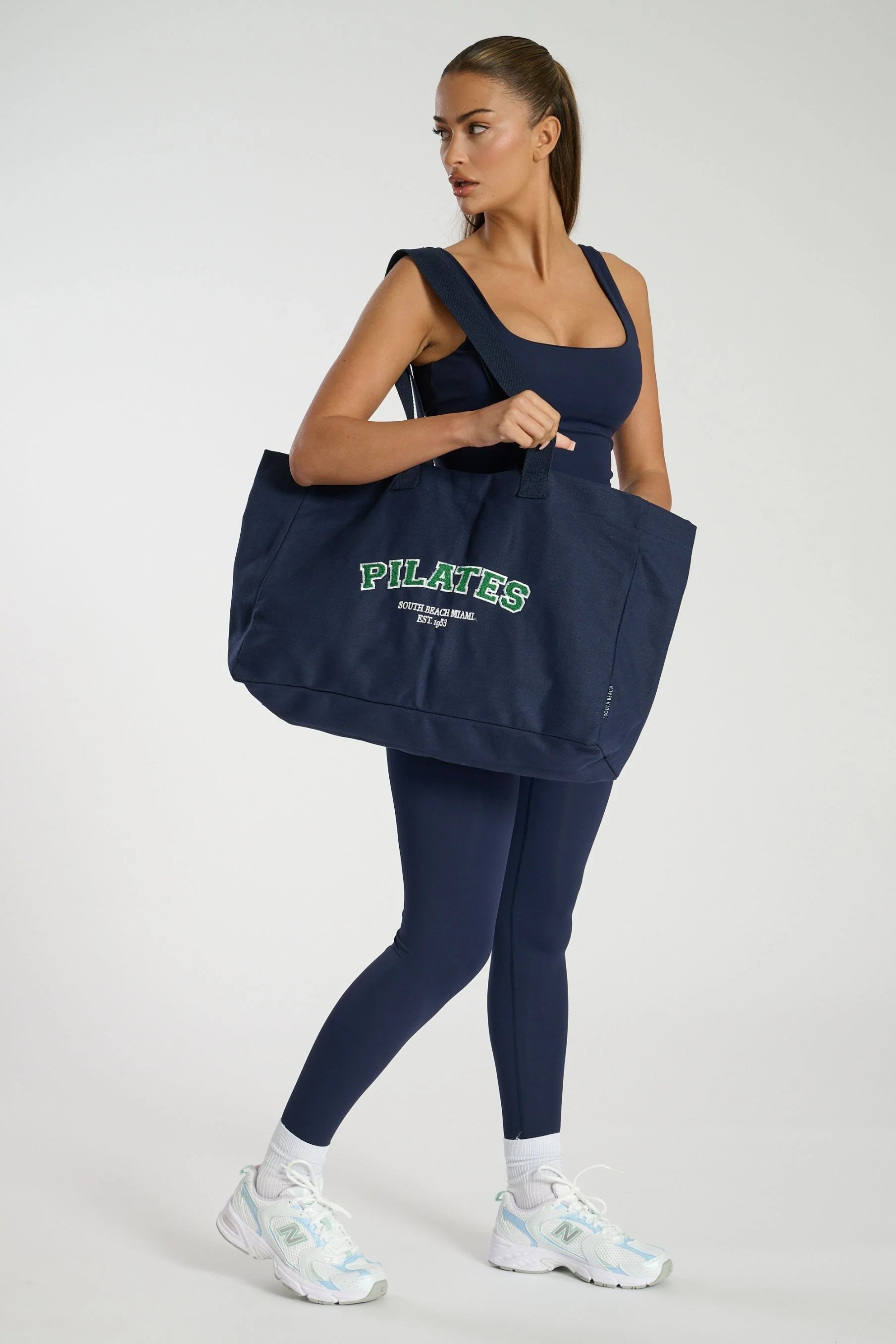 Everyday Logo Tote in Navy - Image 4